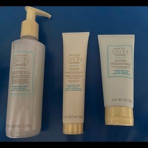 Mary Kay Satin Hands Set